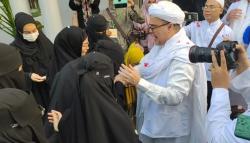Hirup Udara Bebas, Ini yang Dilakukan Habib Rizieq Shihab<