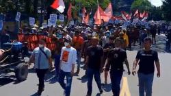 Ratusan Petani Hutan Demo di Gedung DPRD Blora, Ini Tuntutannya