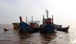 3 Kapal Pencuri Ikan Berbendera Malaysia Ditenggelamkan