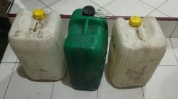 Polisi Gagalkan Peredaran Puluhan Liter Miras Cap Tikus dari Luar Daerah