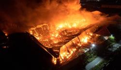 Foto-Foto dari Udara Pabrik Pupuk Ludes Terbakar di Demak