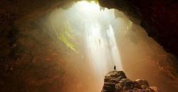 5 Gua Terindah di Indonesia, Nomor 3 Ada Lubang di Atas dengan Cahaya Eksotis 