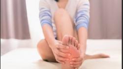 3 Cara Mengatasi Keram Kaki, Banyak Minum hingga Berendam Air Panas