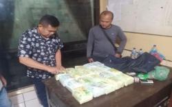 Nelayan Temukan Tas Tak Bertuan Isi 20 Kg Sabu di Perairan Merdeka, sempat Dibawa ke Kebun