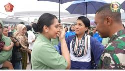 Haru, Istri Jenderal Andika Temani Ajudannya yang Hamil Lepas Suami Tugas ke Papua