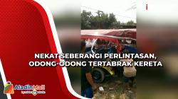 Nekat Seberangi Perlintasan, Odong-Odong Tertabrak Kereta
