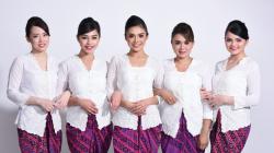 Cara Menata Rambut Seperti Pramugari Pesawat, Nggak Sampai 1 Menit
