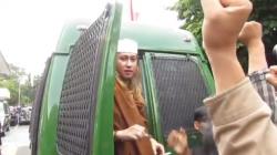 Habib Bahar Divonis Pekan Depan, Kuasa Hukum: Berdoa Ketuk Pintu Langit demi Keadilan<