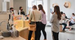 Ngopi Bareng Jadi Tren, Banyak Coffee Shop Instagramable dengan Desain dan Tema Unik