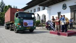Potensi Cukup Besar, Jabar Dorong Eksportir Milenial Garap UKM