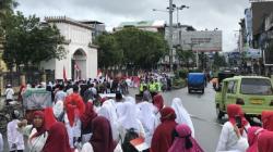 Sambut Tahun Baru Islam, Ribuan Warga Ambon Pawai Akbar Keliling Pusat Kota