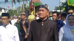 Ribuan Warga Cirebon Gelar Kirab Ziarah Agung ke Makam Sunan Gunung Jati<