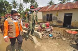 Kepala BNPB Kunjungi Korban Banjir Bandang di Parigi Moutong