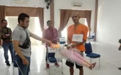 Rekonstruksi Kasus Ayah Bunuh Anak di Tembilahan, Pelaku Peragakan 13 Adegan Mutilasi