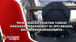 Truk Trailer Muatan Tangki Raksasa Tersangkut di JPO Bekasi, Begini Penampakannya