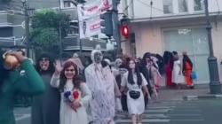 Ridwan Kamil Ajak Para Hantu Bandung Gelar Alam Kubur Fashion Week