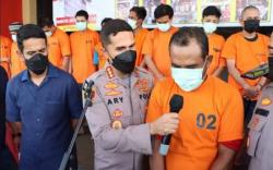 Tak Punya Hati, Pria Ini Jarah Tas Korban Tewas Kecelakaan Tanpa Menolong