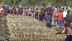 Atasi Kemarau, Ribuan Warga Benda Kuningan Bendung Sungai lalu Dialirkan ke Permukiman<