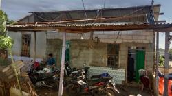 Angin Puting Beliung Datang dalam Hitungan Detik, 3 Rumah di Bekasi Rusak<