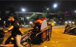 Jelang Hari Kemerdekaan, Satpol PP Tertibkan PKL di Benteng Kuto Besak Palembang