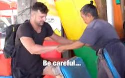 Viral Pedagang di Pantai Bali Diberi Uang Rp5 Juta Usai Tolong Bule Keseleo