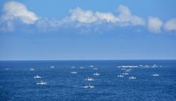 Nelayan Lombok Barat Nekat Melaut Meski Gelombang Tinggi