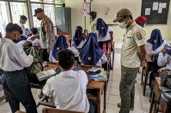 Razia Pelajar, Satpol PP Sleman Temukan Video Tak Senonoh di Handphone Siswa SMP   