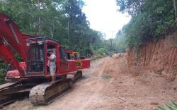 Dulu Tanah Merah hingga Berlumpur, Jalan di Madina Kini Dihotmix, Warga Serukan Merdeka
