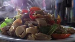 Menikmati Olahan Cabai Gendot Khas Dieng, Pedasnya Tingkat Dewa