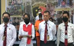 Perempuan Ini Hampir Bunuh Balita karena Ingin Rampas Anting Emas