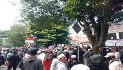 Habib Bahar Smith Akan Divonis, Pendukung Padati PN Bandung<