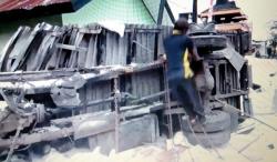 Truk Boks Tabrak Mobil dan Motor di Jalur Tengkorak Temanggung-Wonosobo, Sopir Tewas