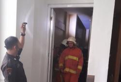 Pujasera Dikepung Asap, Pengunjung Tunjungan Plaza Surabaya Panik Berhamburan Keluar