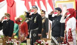 Ganjar-Yasin Berpakaian Adat Jawa saat Detik-detik Proklamasi : Meriah dan Banyak Kejutan