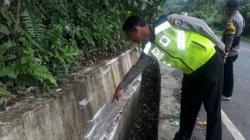 2 Remaja Boncengan Motor Tewas Kecelakaan, Hantam Tembok Saluran Air