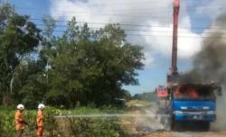 TKI di Malaysia Tewas Kesetrum gegara Ekskavator Nyangkut di Kabel Listrik