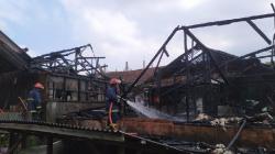 3 Rumah di Cisurupan Garut Ludes Terbakar, Diduga Dipicu Gas 3 Kg Meledak<