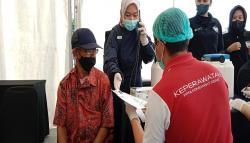 Vaksinasi Booster HUT Ke-33 RCTI di Bandung, Begini Apresiasi Warga <