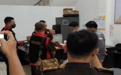 Geledah Kantor Bawaslu Sumsel, Jaksa Periksa 2 Kontainer Berkas<