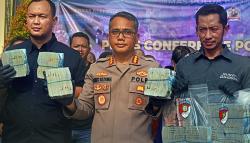 Penampakan Uang Rp1 Miliar Hasil Perjudian Disita Polda Banten