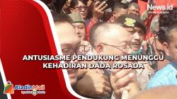 Antusiasme Pendukung Dada Rosada Menunggu Kehadiran Sang Mantan Wali Kota Bandung<