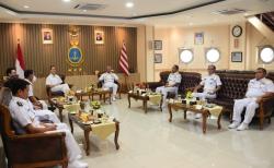 Laksma Harjo Susmoro Diberi Penghargaan Alexander Dalrymple sebagai Sosok Berjasa dalam Hidrogafi