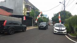 Innova Hitam Keluar dari Rumah Sambo di Saguling jelang Pemeriksaan Putri Candrawathi