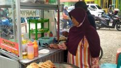 Harga Telur Ayam Meroket, Omzet Pedagang Takoyaki di Banjarnegara Anjlok