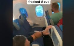 Mencekam, Kaca Jendela Pesawat Boeing 787 Retak saat Penerbangan