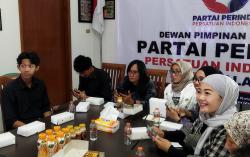 Cerita Anik Puji Astuti, Nenek 4 Cucu yang Semangat Ikut Pelatihan Bikin Video dari Perindo 