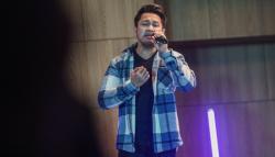 Penampilan Yogie Nandes di Intimate Showcase Sony Music