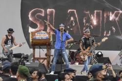  Grup Musik Slank Gelar Konser Pesta Rakyat Simpedes di Tasikmalaya<