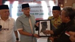 Menparekraf Resmikan Gedung Kasoem Group, Sekaligus Bagikan CSR ke Guru hingga Driver Ojol