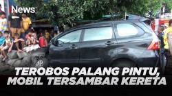 Terobos Palang Pintu, Mobil di Jakarta Tersambar Kereta Api